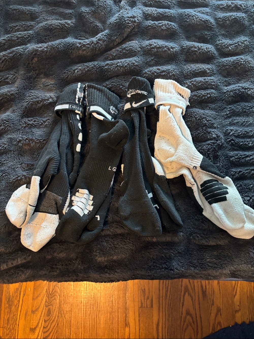 Nike Men’s Black and White Athletic Crew Socks - Cushioned Performance Pack